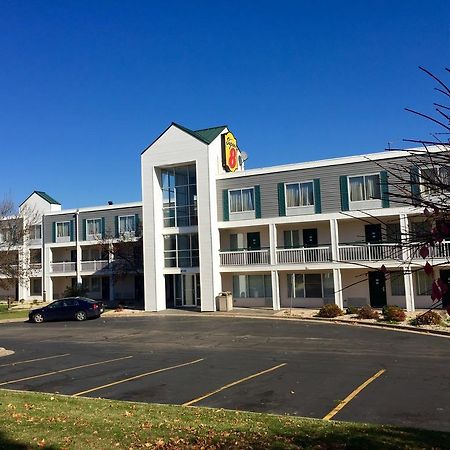 Super 8 By Wyndham Madison East Hotel Exterior foto
