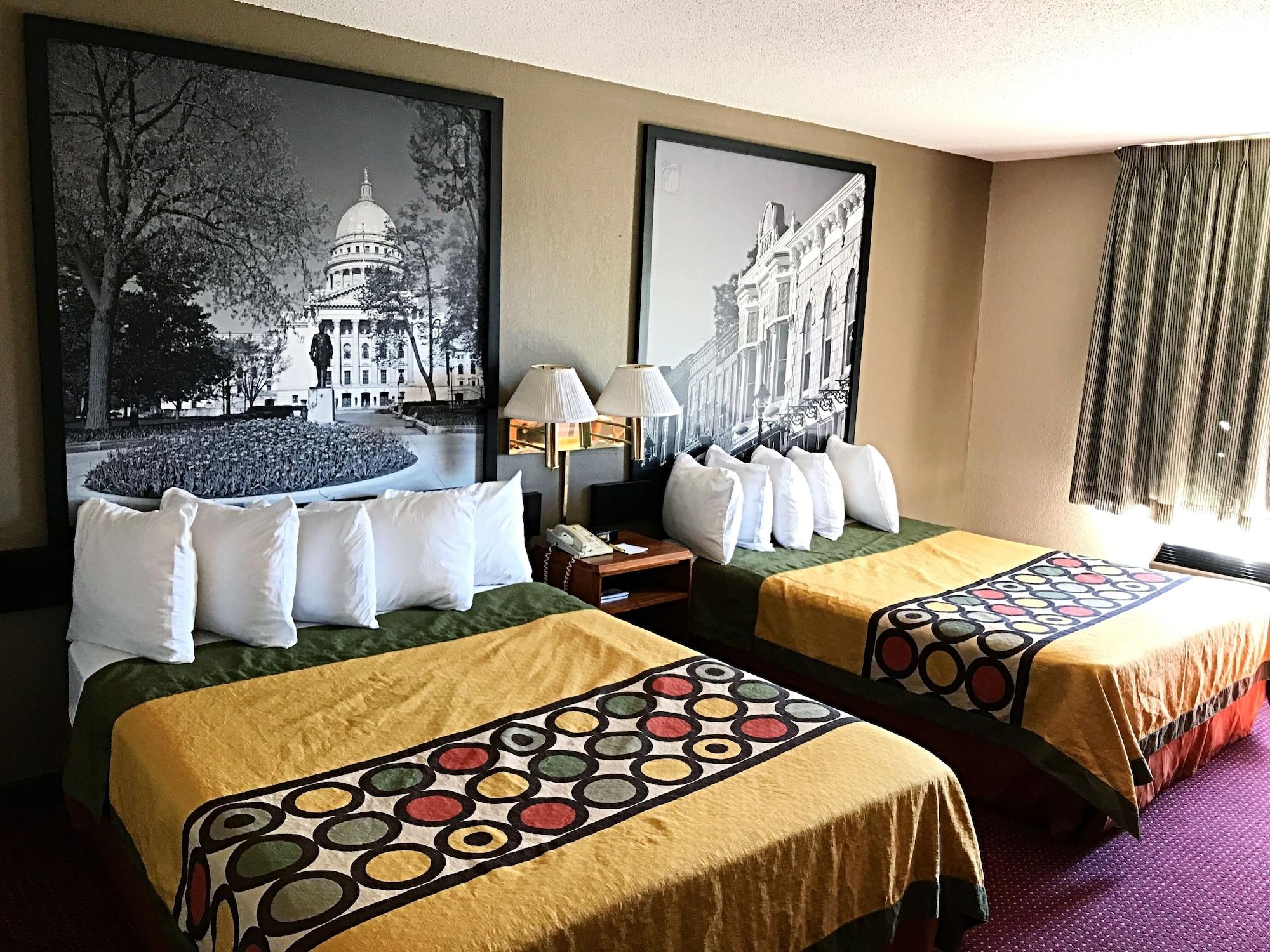Super 8 By Wyndham Madison East Hotel Exterior foto